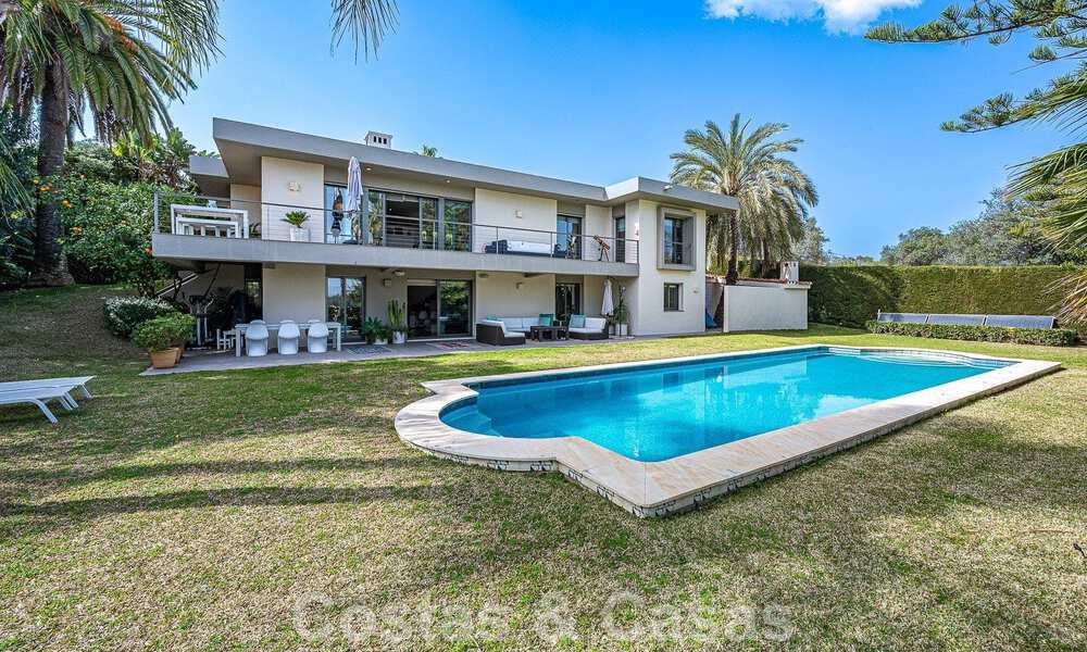 Moderne luxevilla te koop in Nueva Andalucia’s golfvallei, op loopafstand van Puerto Banus, Marbella 51062