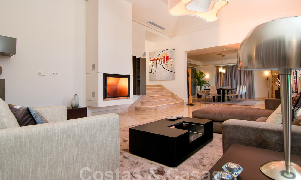 Exclusieve villa in een modern-Andalusische stijl te koop in een gated en secure community, Marbella - Benahavis 29562