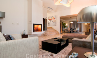 Exclusieve villa in een modern-Andalusische stijl te koop in een gated en secure community, Marbella - Benahavis 29562 