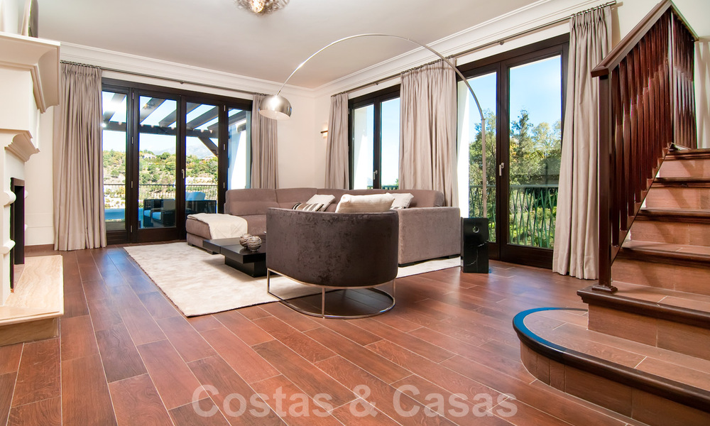 Exclusieve villa in een modern-Andalusische stijl te koop in een gated en secure community, Marbella - Benahavis 29567