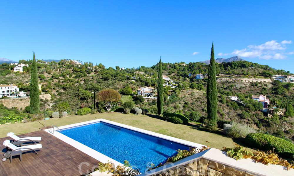 Exclusieve villa in een modern-Andalusische stijl te koop in een gated en secure community, Marbella - Benahavis 31588