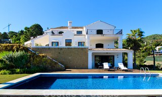 Exclusieve villa in een modern-Andalusische stijl te koop in een gated en secure community, Marbella - Benahavis 31593 