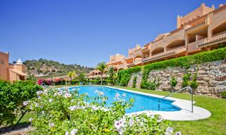Appartementen te koop met ruime terrassen en zeezicht in Elviria, oost Marbella 20262 