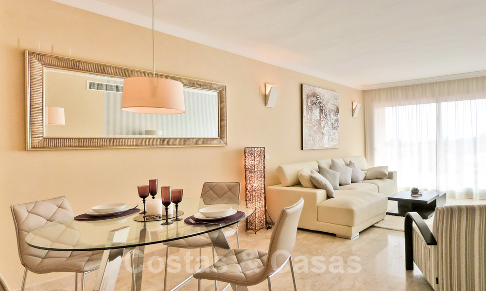 Appartementen te koop met ruime terrassen en zeezicht in Elviria, oost Marbella 20273