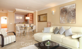 Appartementen te koop met ruime terrassen en zeezicht in Elviria, oost Marbella 20275 