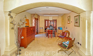 Exclusief eerstelijnstrand penthouse appartement te koop, New Golden Mile, tussen Marbella en Estepona 23210 