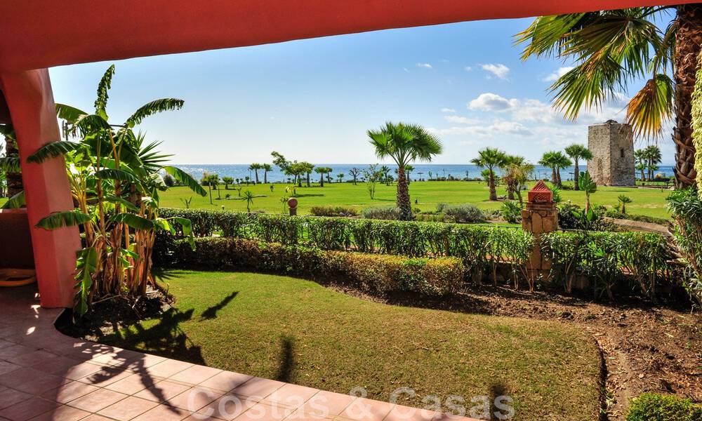 Exclusieve eerstelijnsstrand appartementen te koop, New Golden Mile, tussen Marbella en Estepona stad 795427