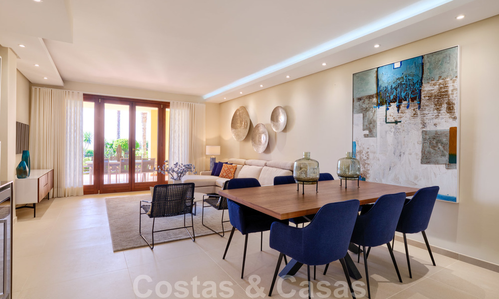 Luxe appartementen te koop, eerstelijnstrand complex, New Golden Mile, Marbella - Estepona 26985