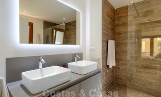 Luxe appartementen te koop, eerstelijnstrand complex, New Golden Mile, Marbella - Estepona 26988 