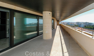 Uniek en exclusief penthouse appartement in moderne stijl te koop in Marbella op de Golden Mile en vlakbij het centrum 22393 