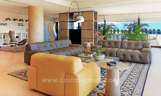 Uniek en exclusief penthouse appartement in moderne stijl te koop in Marbella op de Golden Mile en vlakbij het centrum 22416 