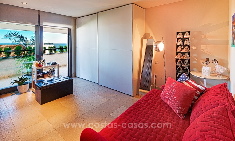 Uniek en exclusief penthouse appartement in moderne stijl te koop in Marbella op de Golden Mile en vlakbij het centrum 22424
