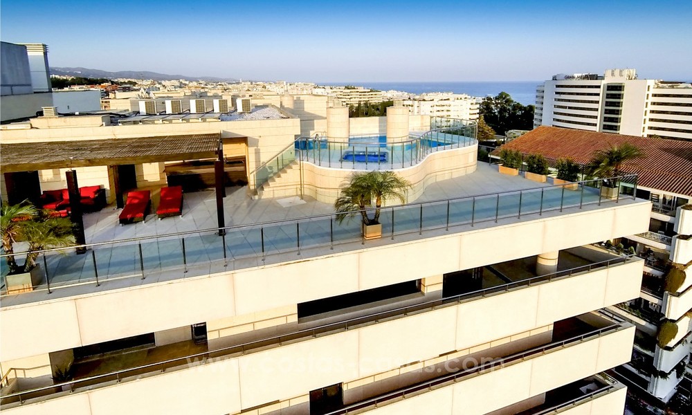 Uniek en exclusief penthouse appartement in moderne stijl te koop in Marbella op de Golden Mile en vlakbij het centrum 22429
