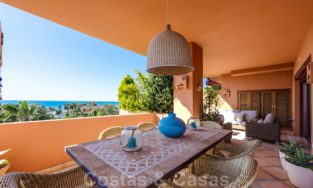 Luxe appartementen te koop in een prestigieuze strandwijk en exclusief complex, net ten oosten van de stad Marbella 22948