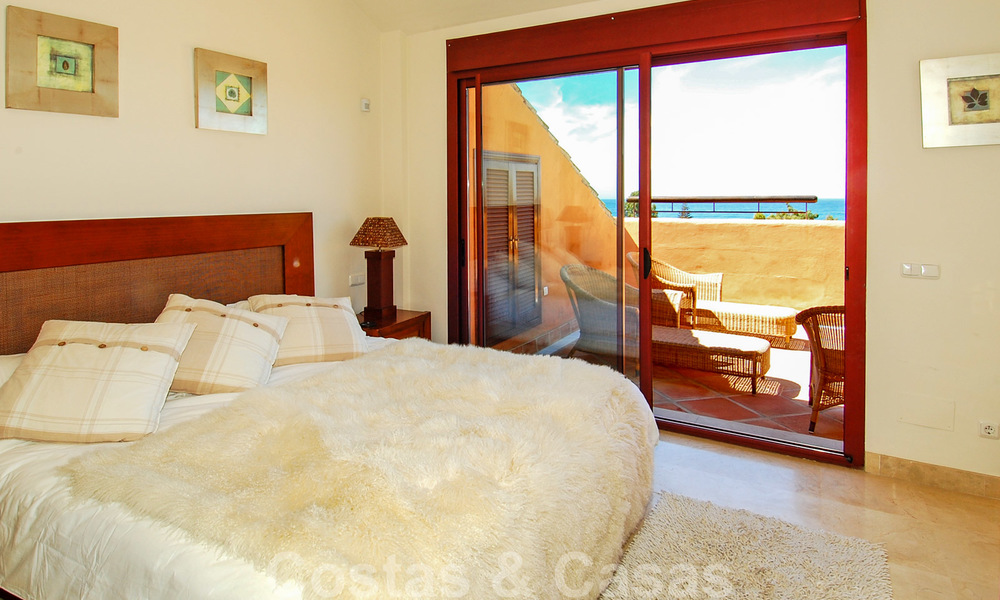 Luxe appartementen te koop in een prestigieuze strandwijk en exclusief complex, net ten oosten van de stad Marbella 22973