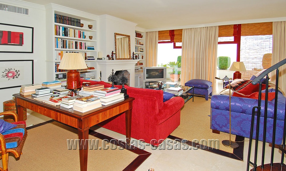 Luxe penthouse appartement te koop, eerstelijnstrand aan de New Golden Mile tussen Marbella en Estepona 13141