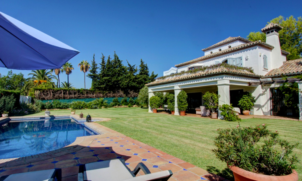 Luxe villa te koop op de Golden Mile in Marbella op wandelafstand van de strandboulevard en Puente Romano 5585