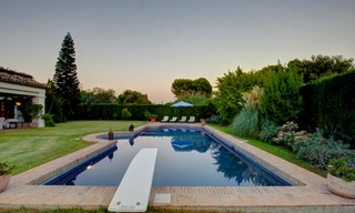Luxe villa te koop op de Golden Mile in Marbella op wandelafstand van de strandboulevard en Puente Romano 5580 